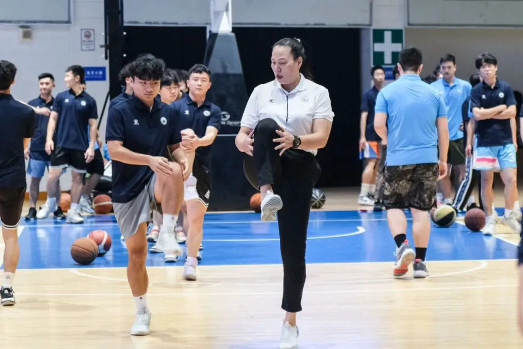 业余爱好者如何在智能场馆提升篮球技能_2
